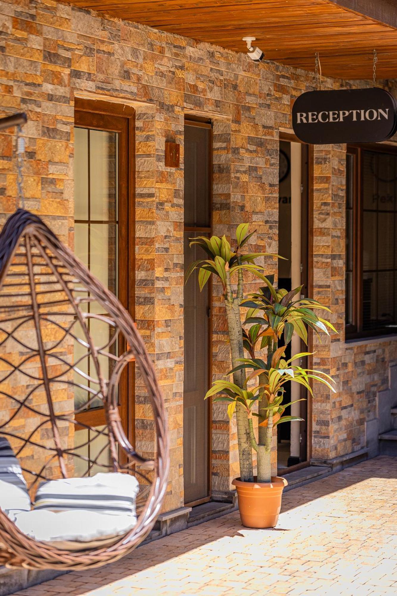 Boutique Living Hotel Erévan Extérieur photo