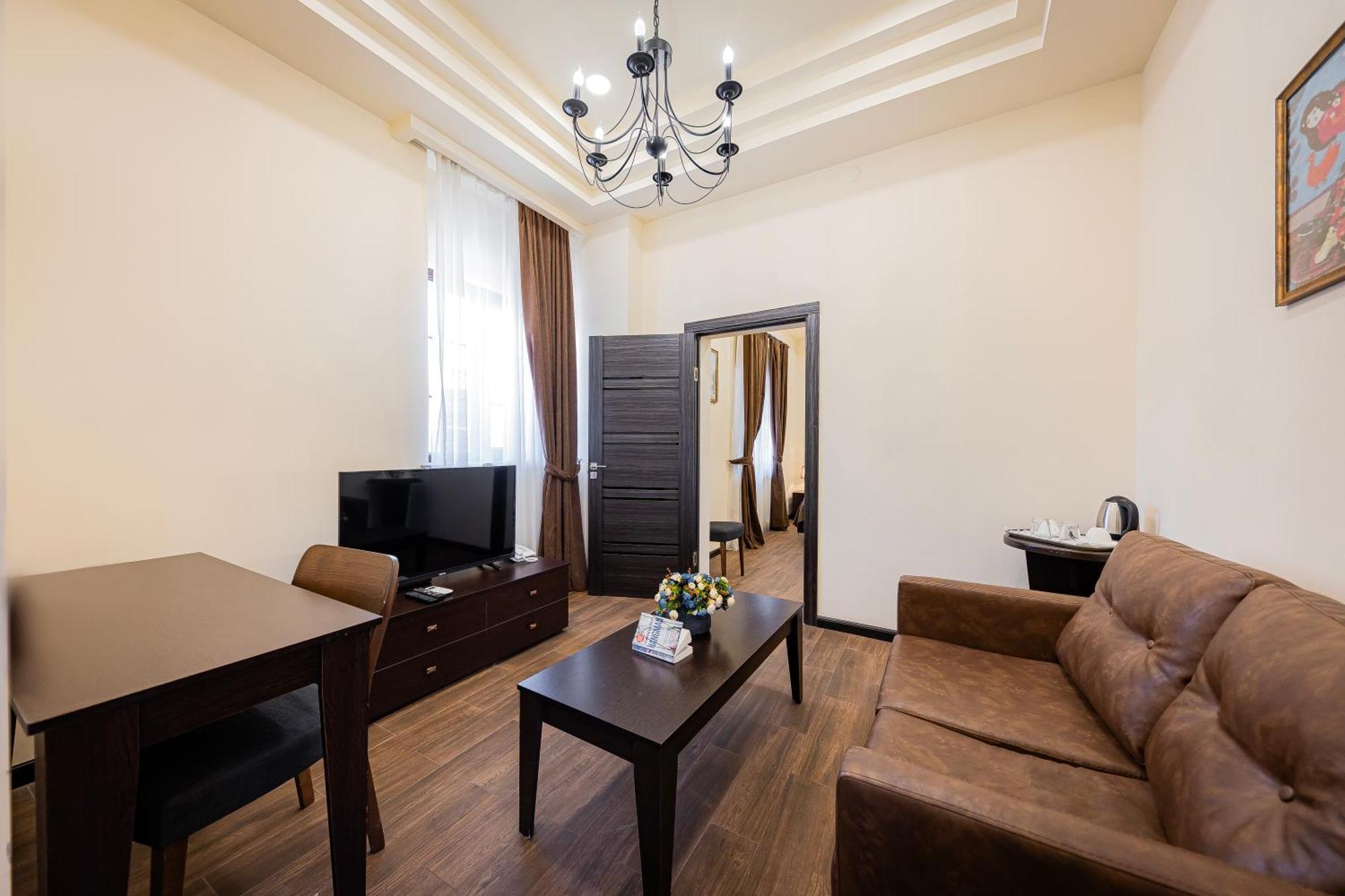Boutique Living Hotel Erévan Extérieur photo