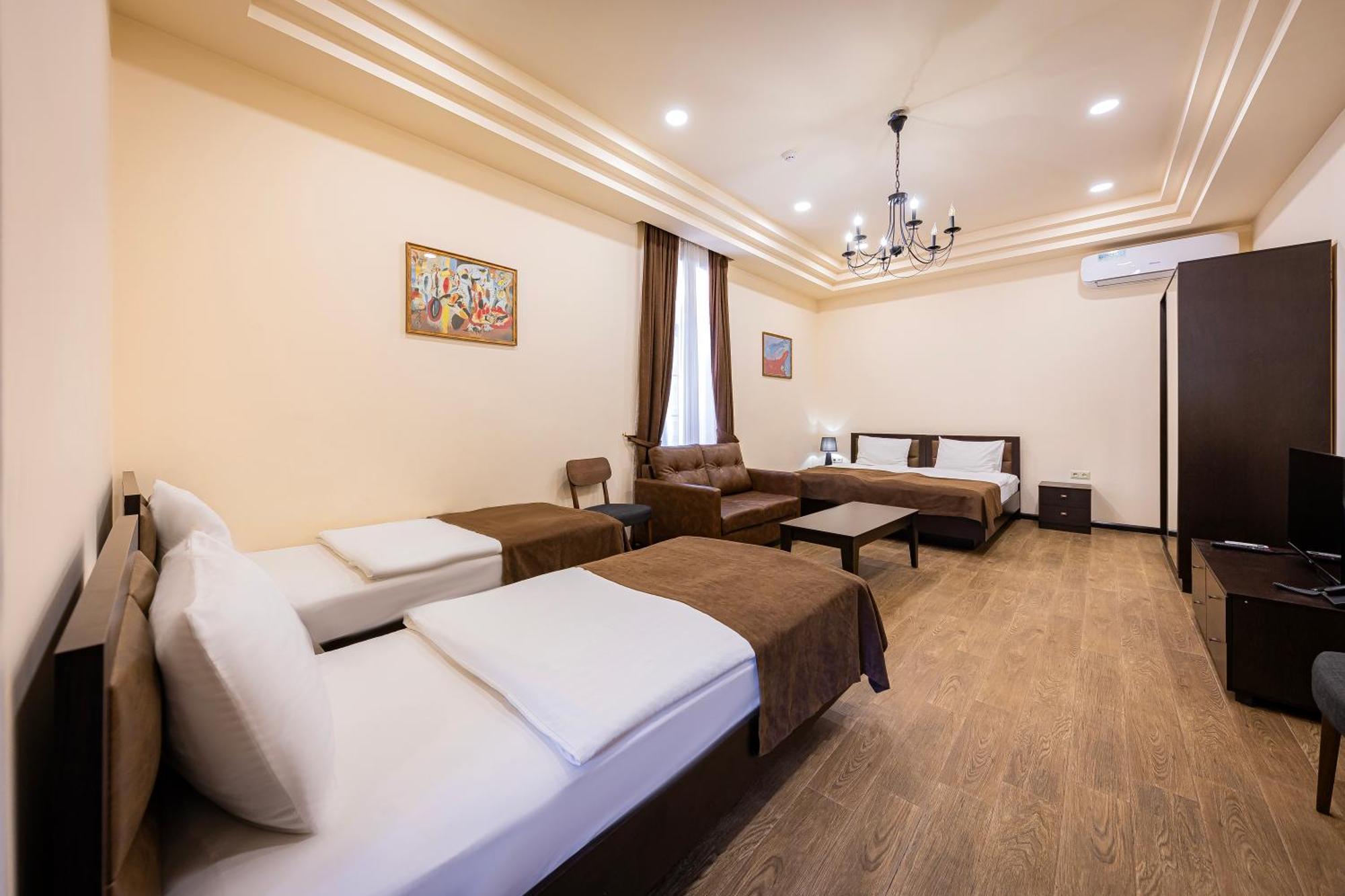 Boutique Living Hotel Erévan Extérieur photo