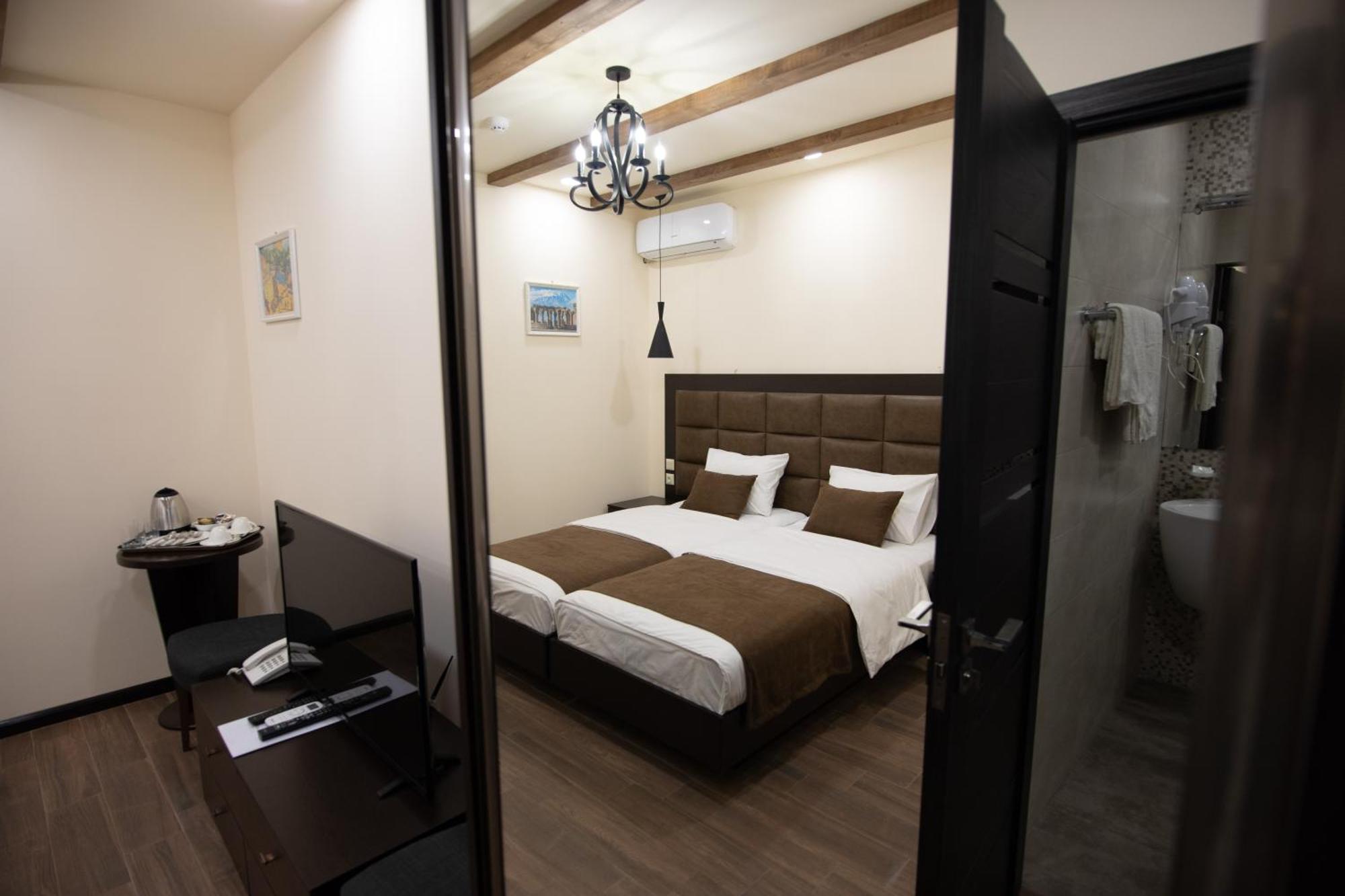 Boutique Living Hotel Erévan Extérieur photo