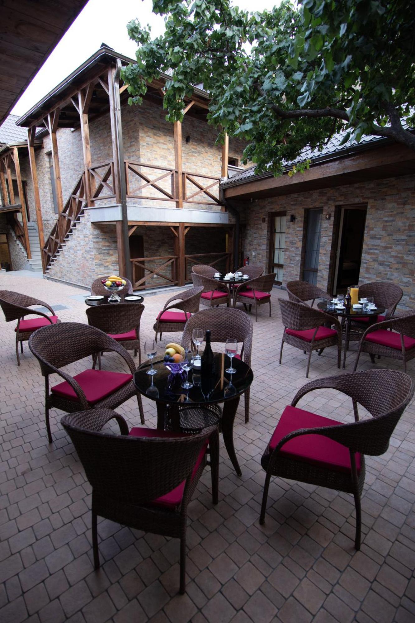 Boutique Living Hotel Erévan Extérieur photo