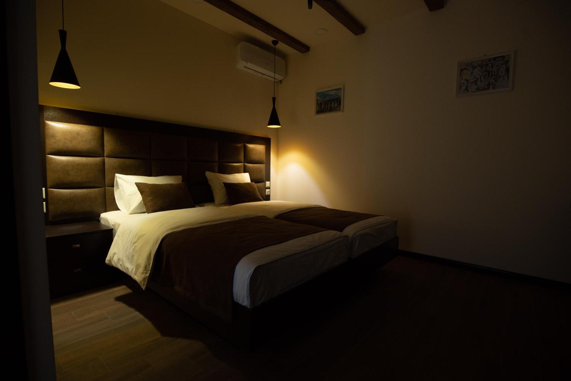 Boutique Living Hotel Erévan Extérieur photo