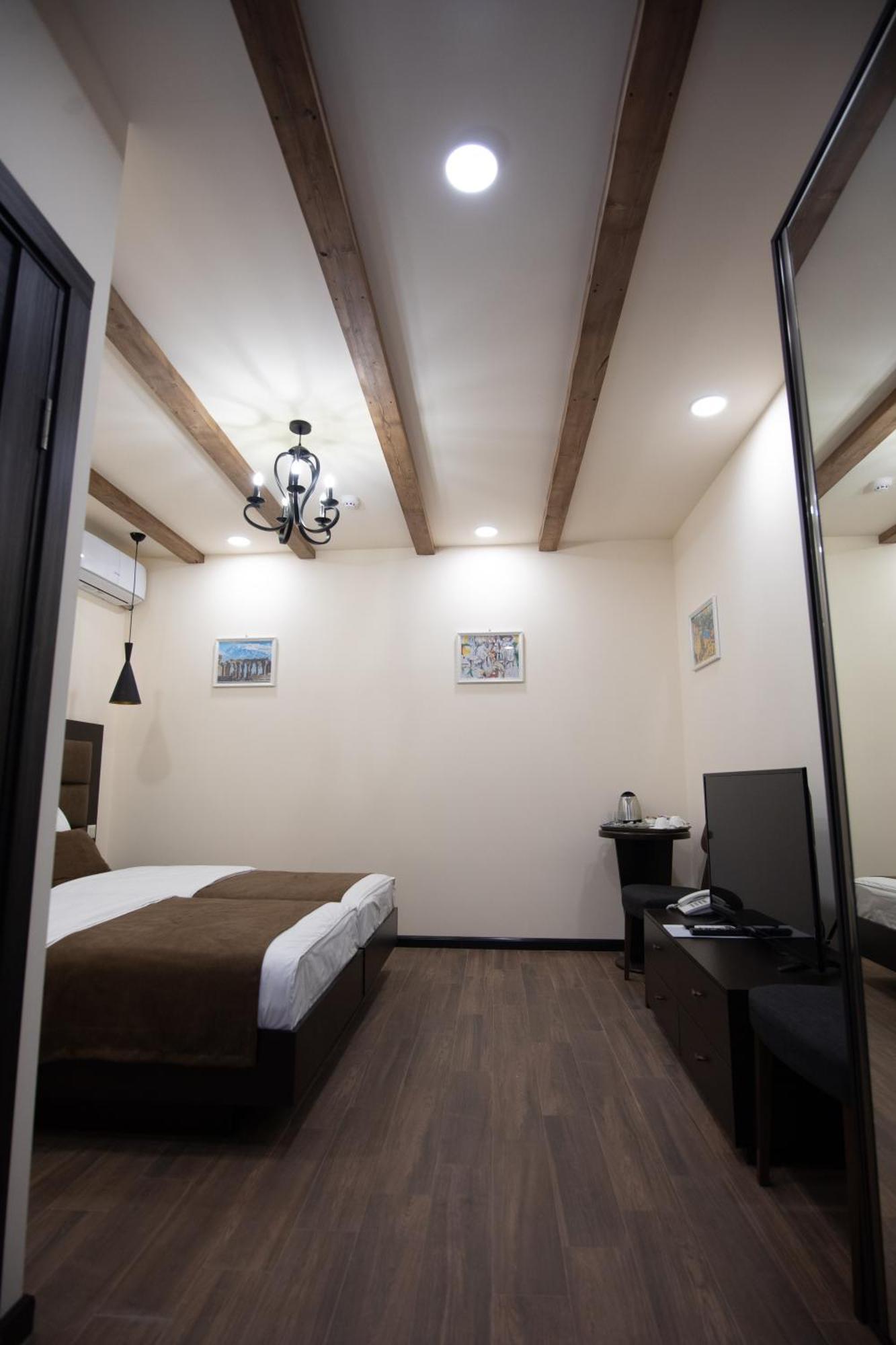 Boutique Living Hotel Erévan Extérieur photo