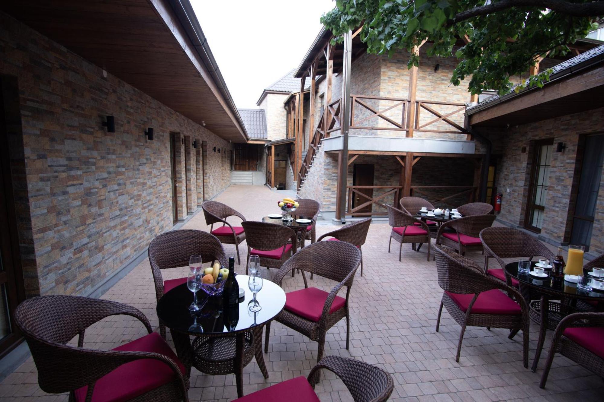 Boutique Living Hotel Erévan Extérieur photo