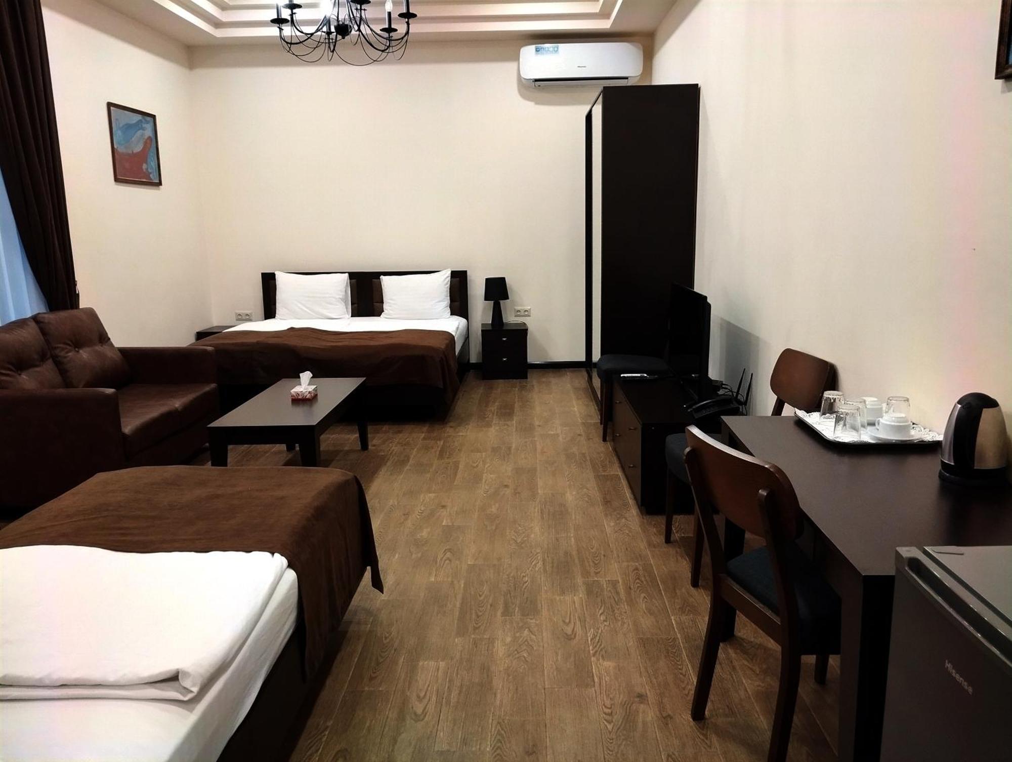 Boutique Living Hotel Erévan Extérieur photo