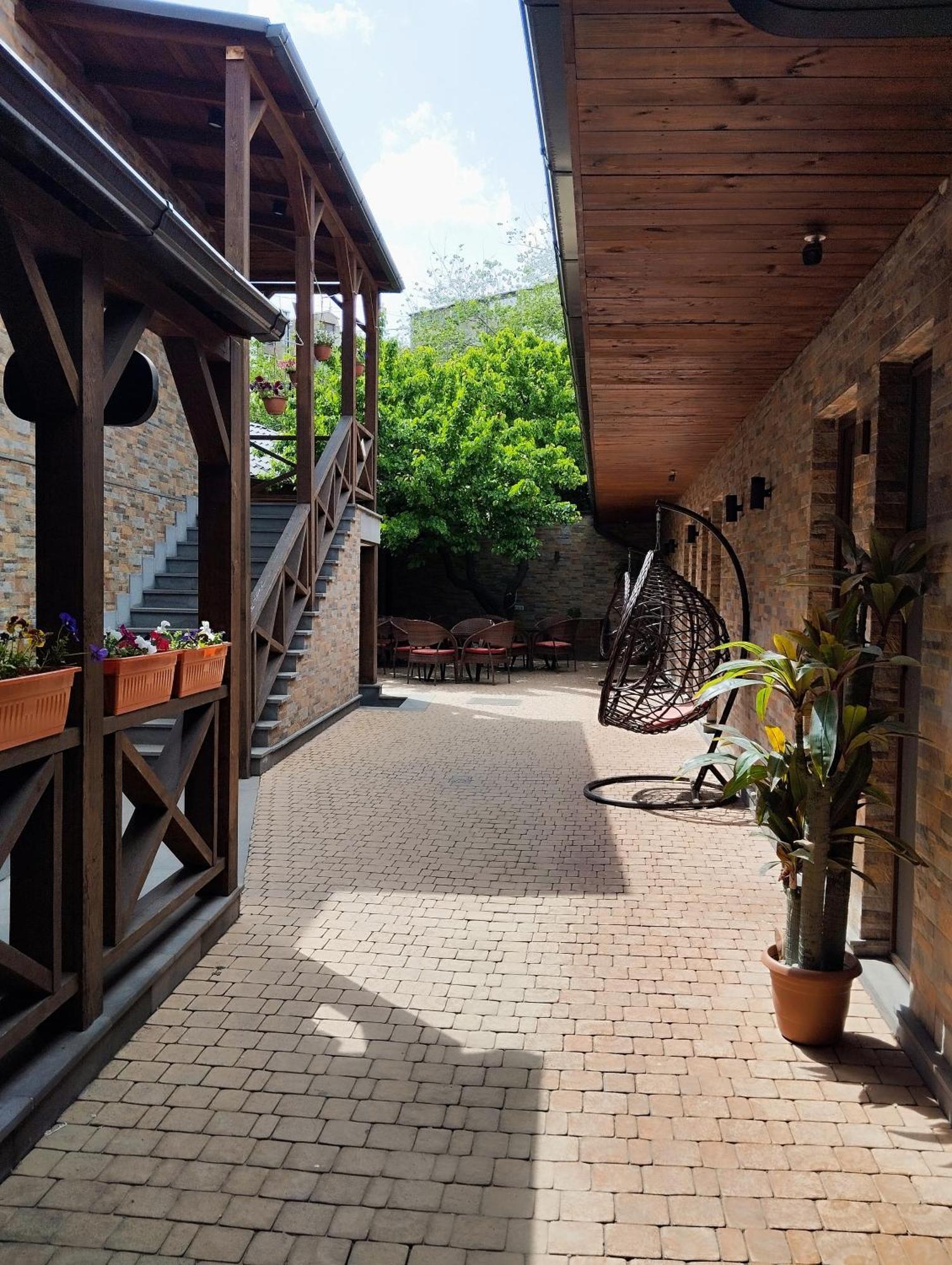 Boutique Living Hotel Erévan Extérieur photo